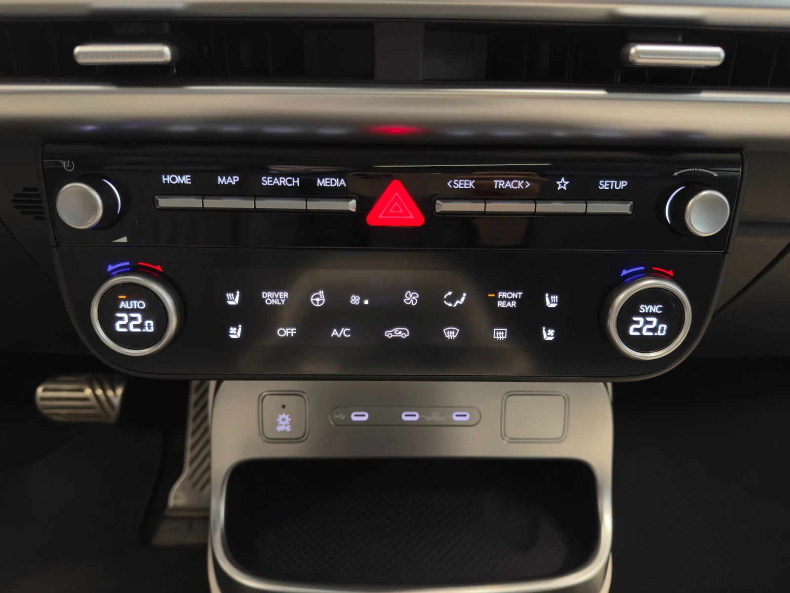 Hyundai IONIQ 9 CALLIGRAPHY PERMORMANCE 110 kWh AWD, снимка 13 - Автомобили и джипове - 54043532