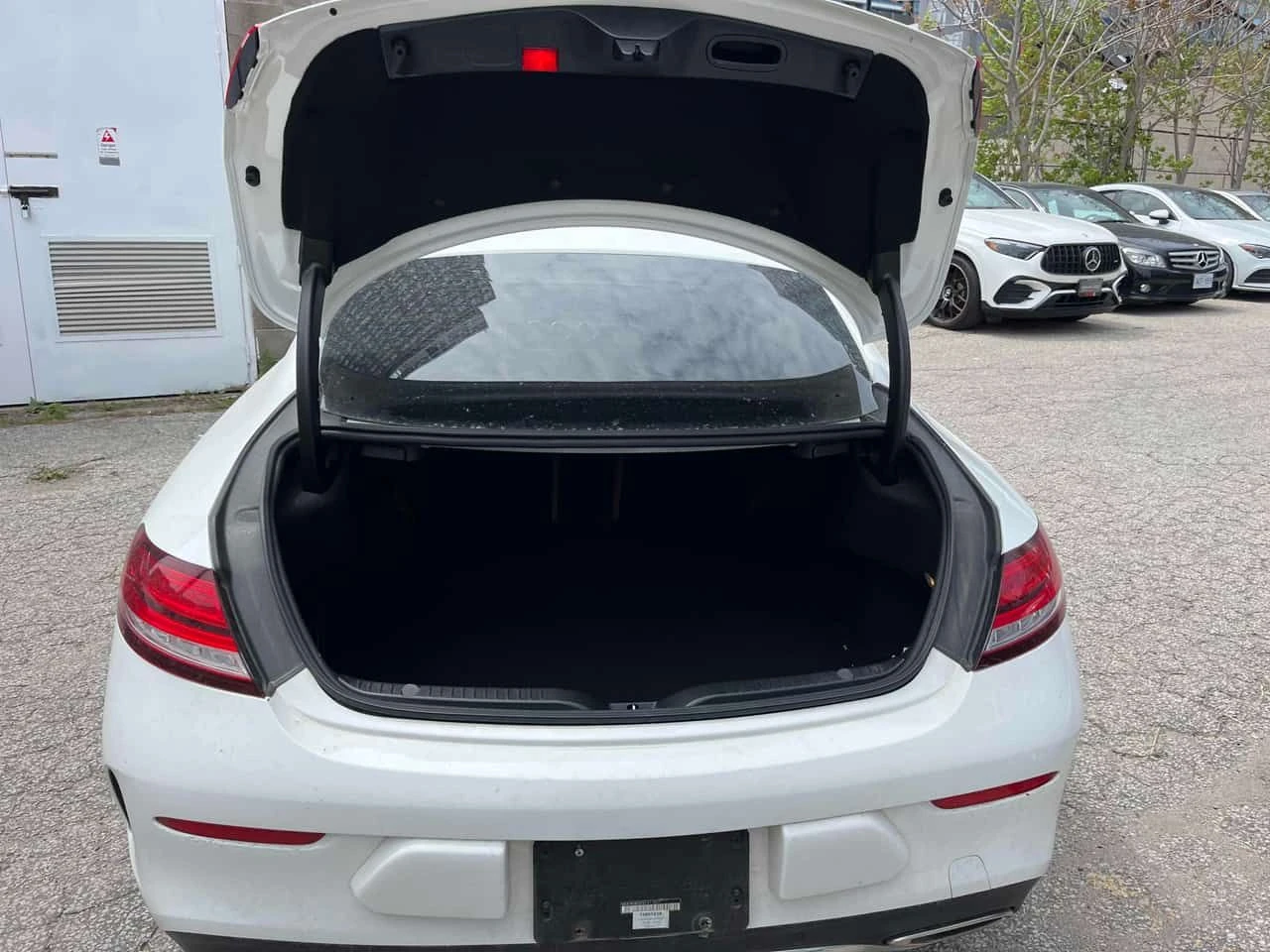 Mercedes-Benz C 300 4MATIC COUPE/ПАНОРАМА/ОТ MERCEDES, снимка 13 - Автомобили и джипове - 54647308
