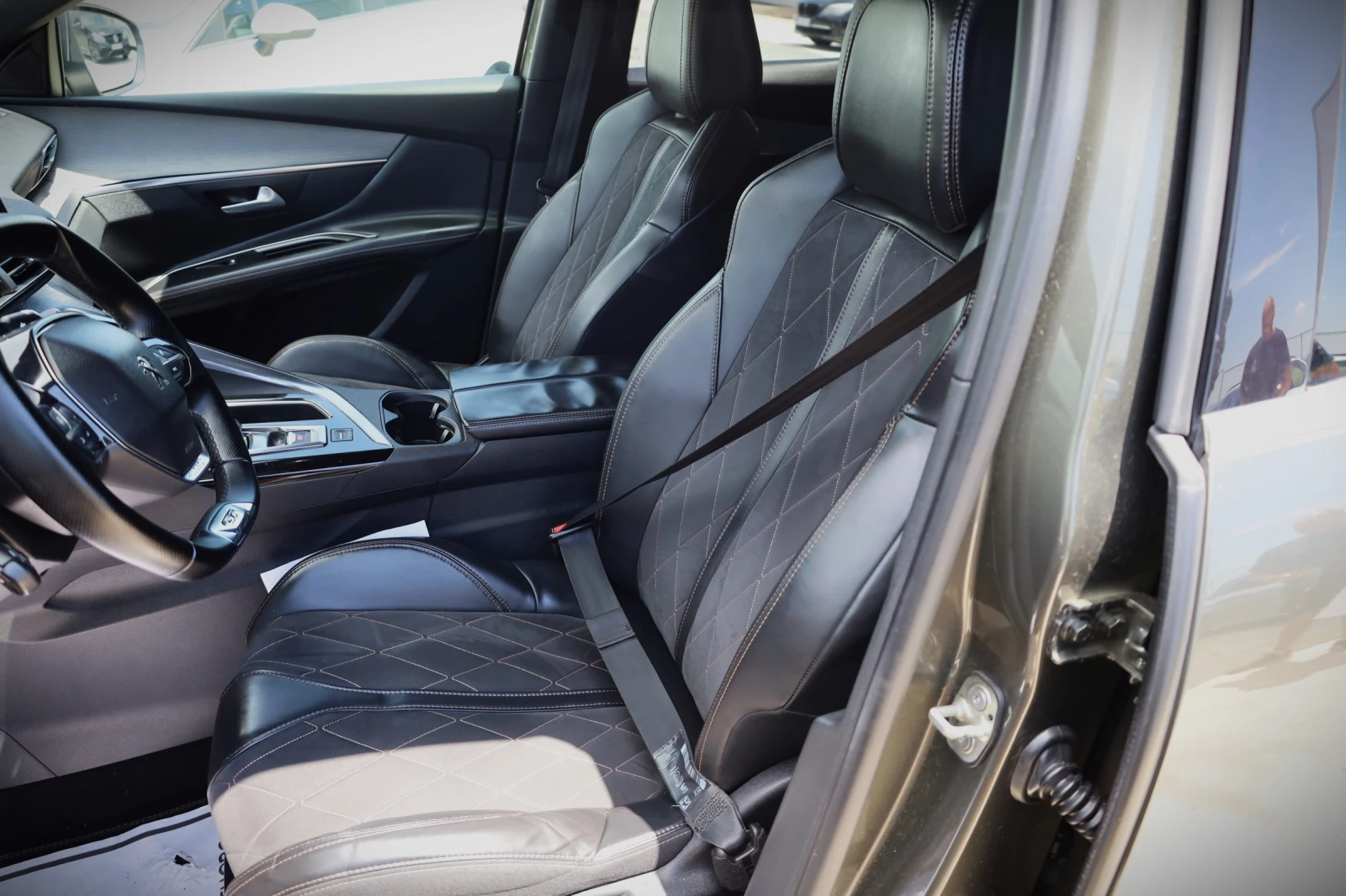 Peugeot 3008 GT Line, снимка 10 - Автомобили и джипове - 54763739