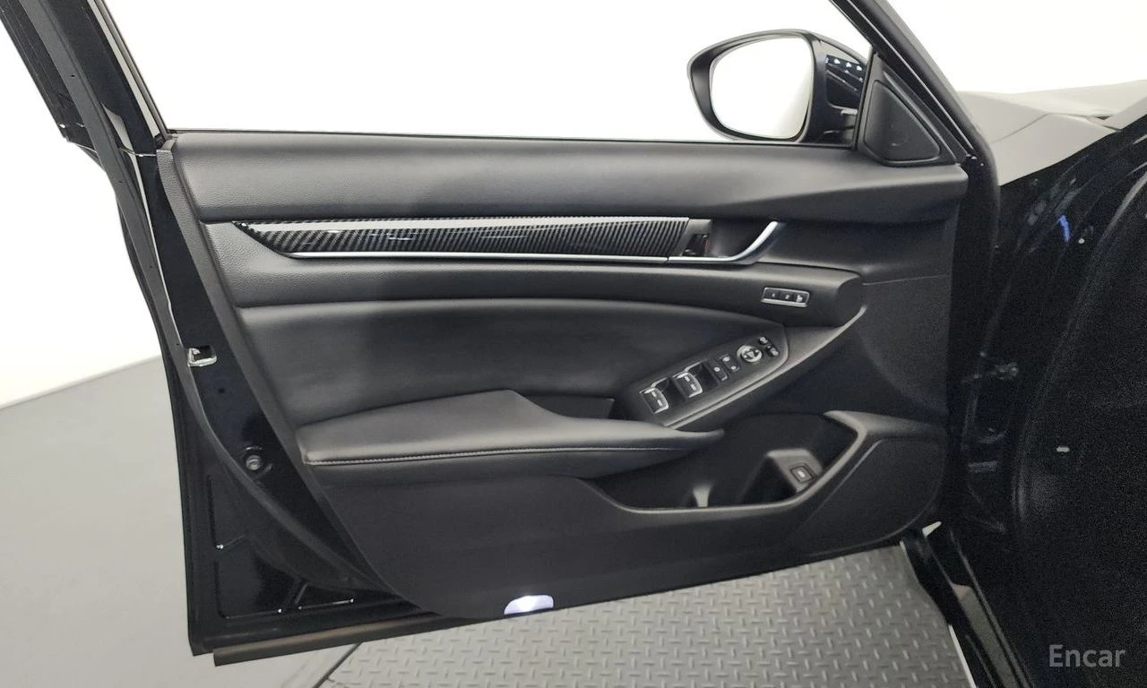 Honda Accord 2.0* TURBO* SPORT* ПОДГРЕВ* НАВИГАЦИЯ, снимка 10 - Автомобили и джипове - 54766502
