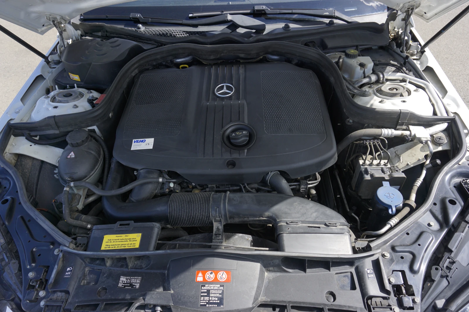 Mercedes-Benz E 220, снимка 9 - Автомобили и джипове - 54959948