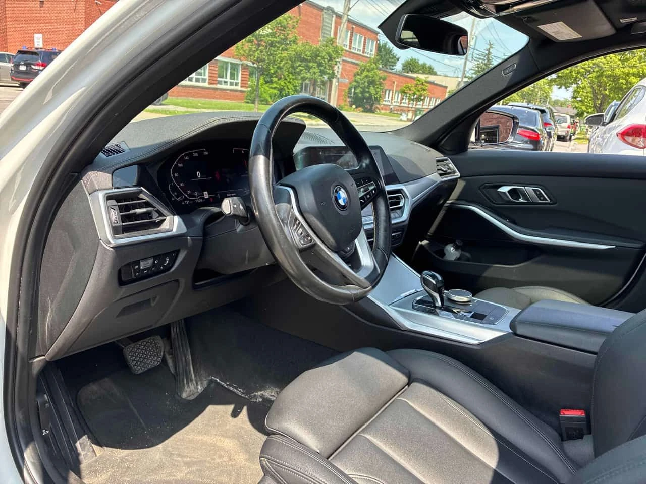 BMW 330 i xDrive/ПОДГРЕВИ/ШИБИДАХ/АВТОФИНАНСИРАНЕ, снимка 7 - Автомобили и джипове - 55239139
