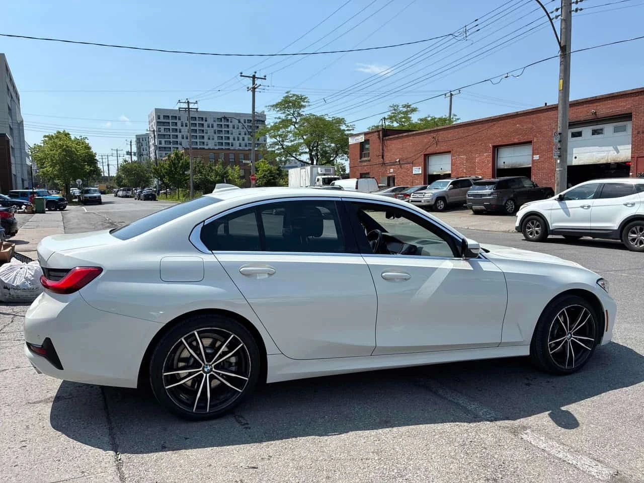 BMW 330 i xDrive/ПОДГРЕВИ/ШИБИДАХ/АВТОФИНАНСИРАНЕ, снимка 4 - Автомобили и джипове - 55239139