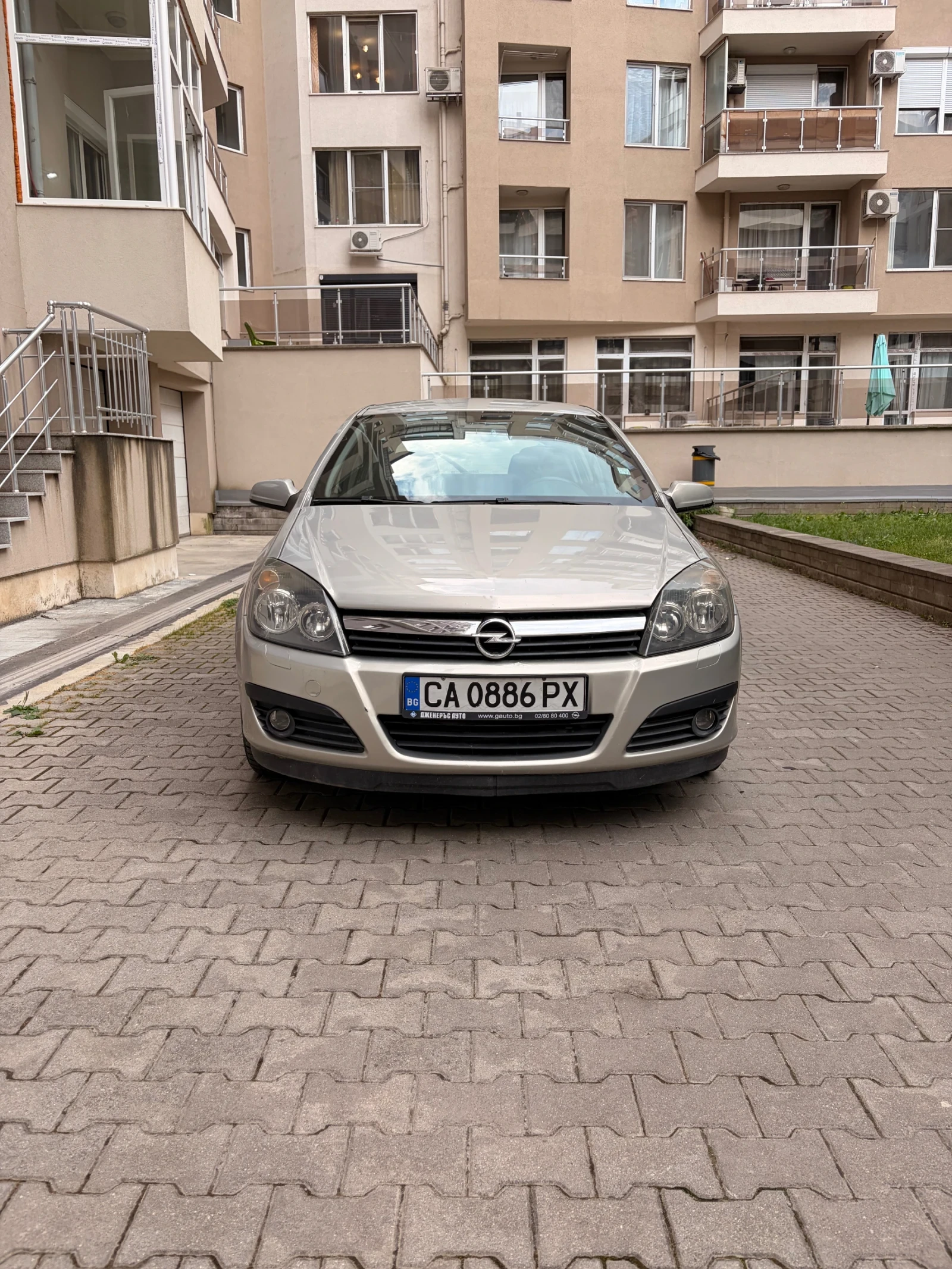 Opel Astra 1, 6, снимка 2 - Автомобили и джипове - 55266190