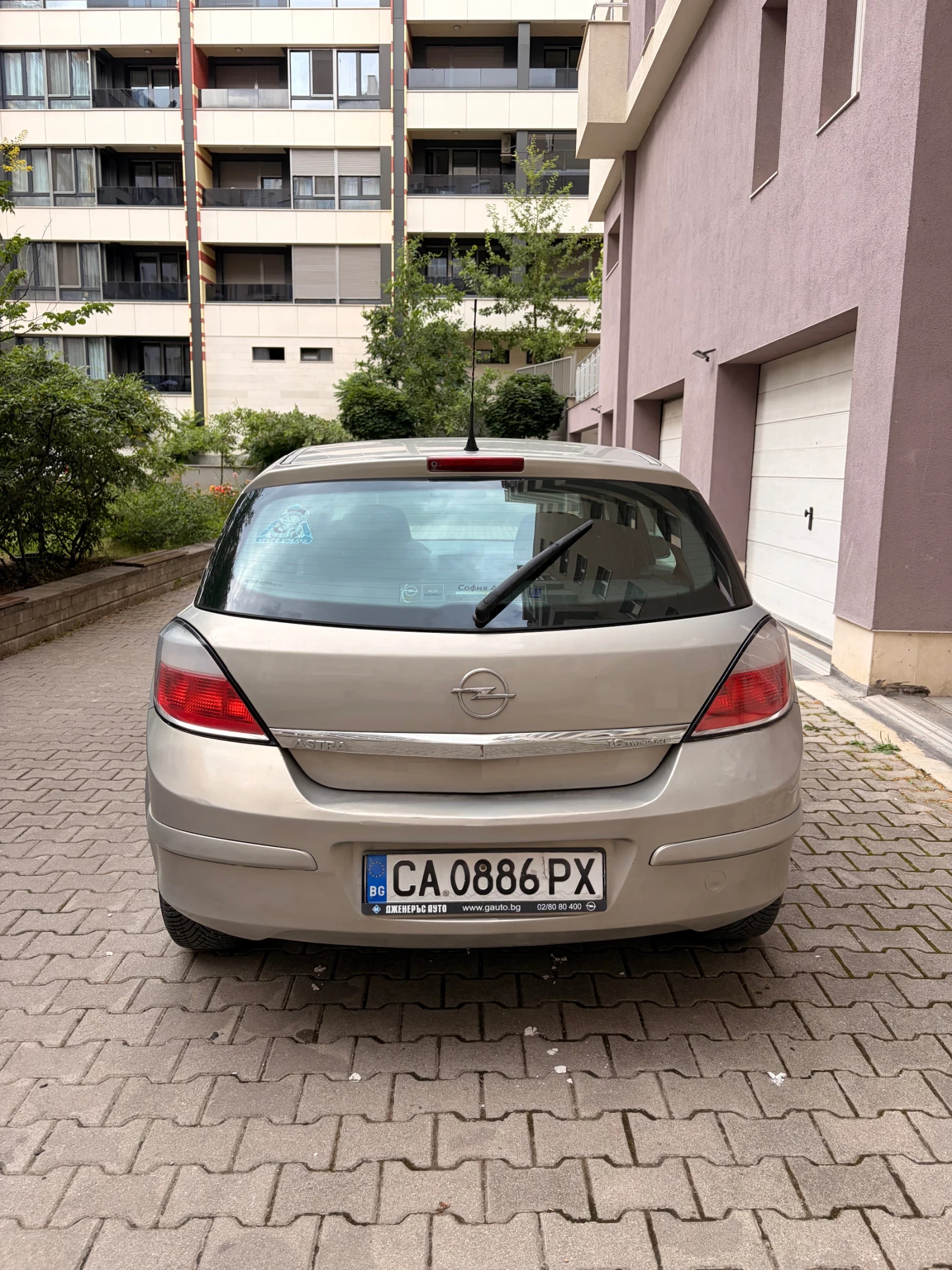 Opel Astra 1, 6, снимка 6 - Автомобили и джипове - 55266190