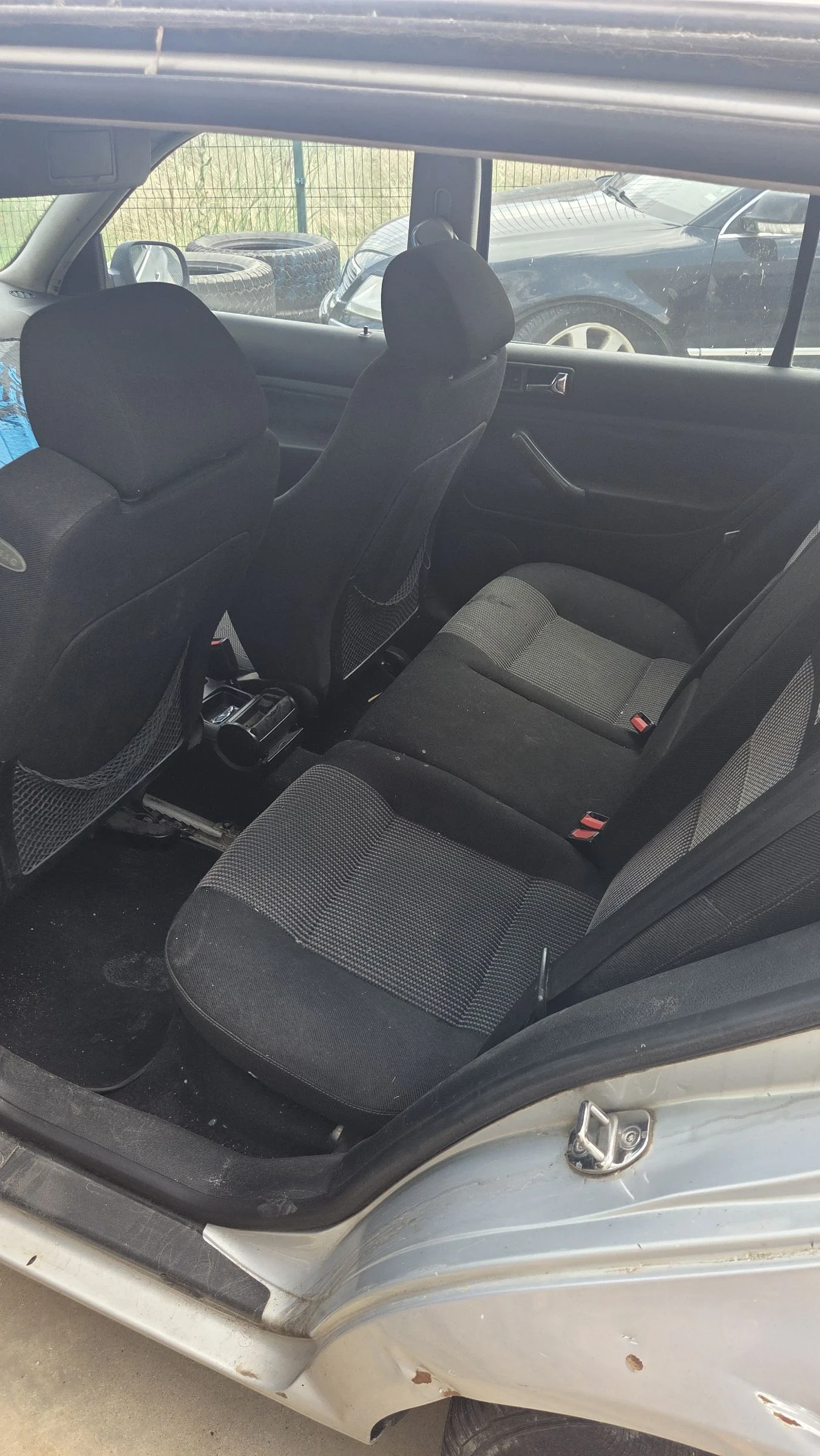 VW Golf Golf 4 1, 8Turbo petrol ?? , снимка 6 - Автомобили и джипове - 55478404