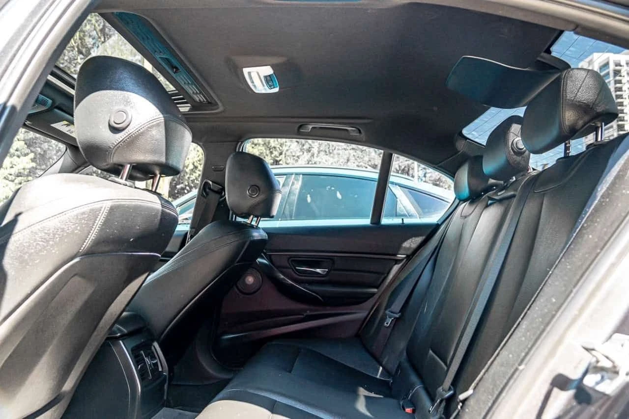 BMW 335 * 4dr Sdn 335i xDrive AWD * CARFAX * ЦЕНА ДО БГ, снимка 9 - Автомобили и джипове - 55390830