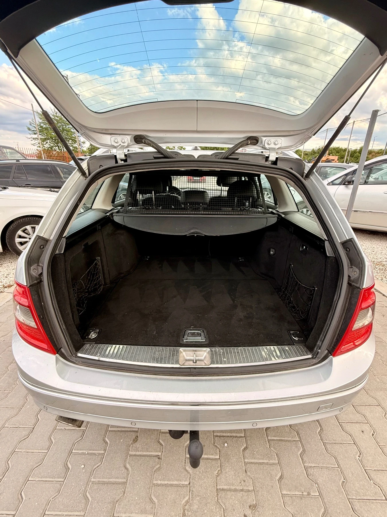 Mercedes-Benz C 220 Докарана на ход* Топ* Реална* Бартер* , снимка 10 - Автомобили и джипове - 55436611