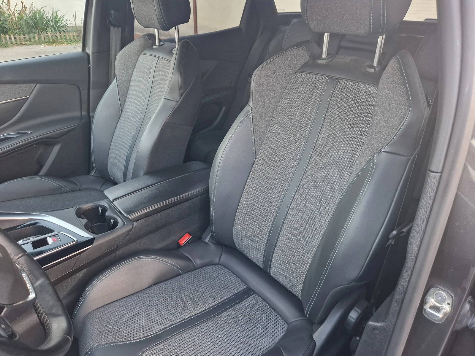 Peugeot 3008 НОВИЯ АВТОМАТ PREMIUM 2024Г., снимка 11 - Автомобили и джипове - 55805522