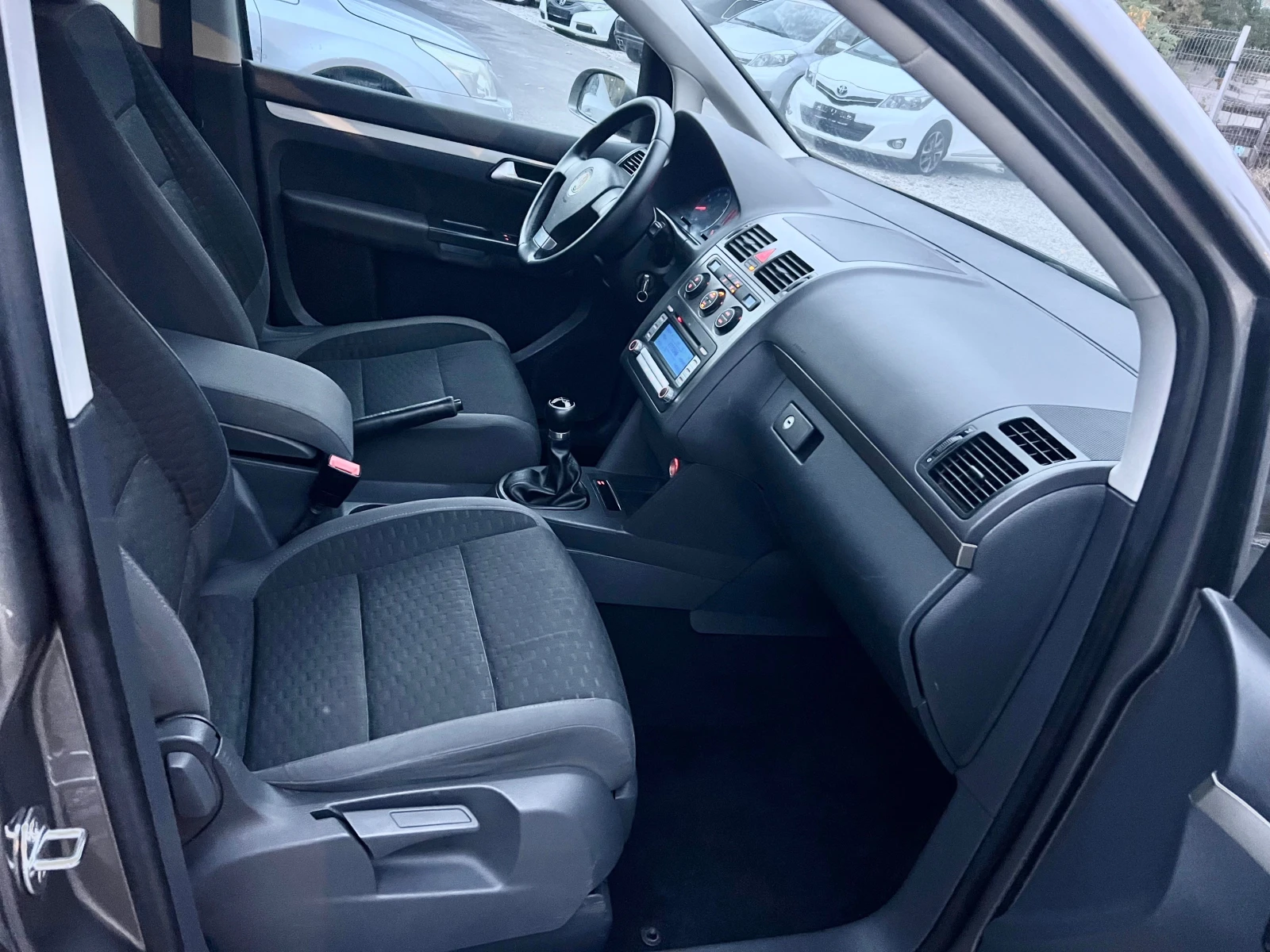 VW Touran 1.6-6+ 1�. | Mobile.bg � ����������� 12