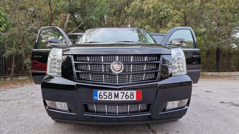 Cadillac Escalade, снимка 12 - Автомобили и джипове - 47571304