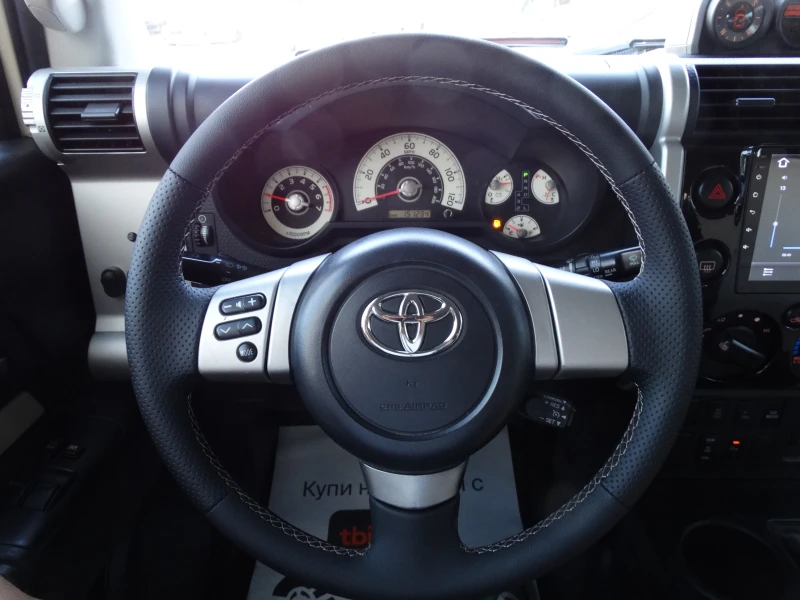 Toyota Fj cruiser 4.0 V6 VVTI GAZ, снимка 14 - Автомобили и джипове - 51723371