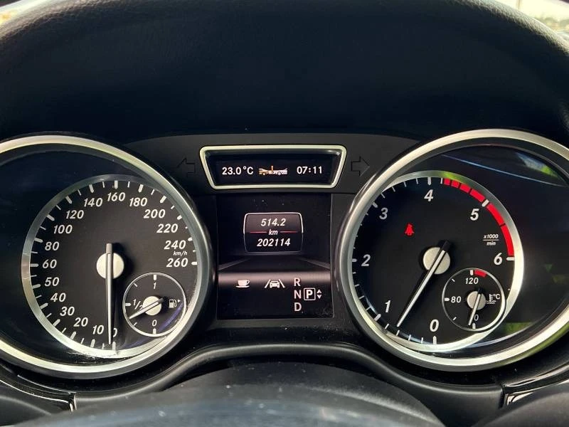 Mercedes-Benz ML 350 * BLUETEC * 4MATIC * AMG LINE * PANO, снимка 6 - Автомобили и джипове - 55645176