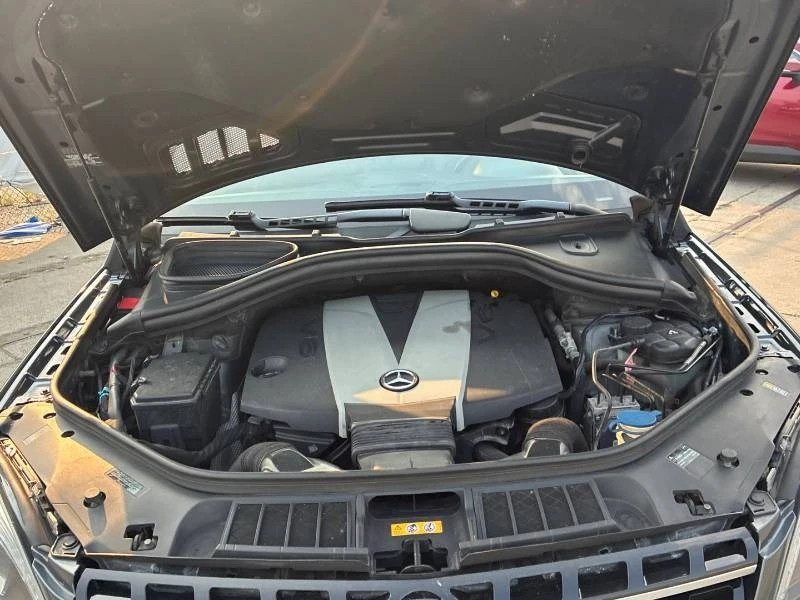 Mercedes-Benz ML 350 * BLUETEC * 4MATIC * AMG LINE * PANO, снимка 16 - Автомобили и джипове - 55645176