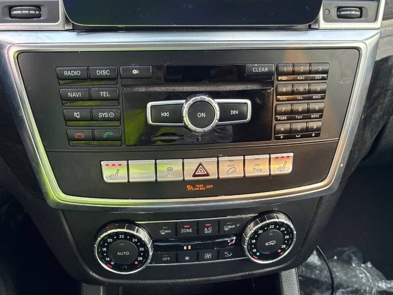 Mercedes-Benz ML 350 * BLUETEC * 4MATIC * AMG LINE * PANO, снимка 10 - Автомобили и джипове - 55645176