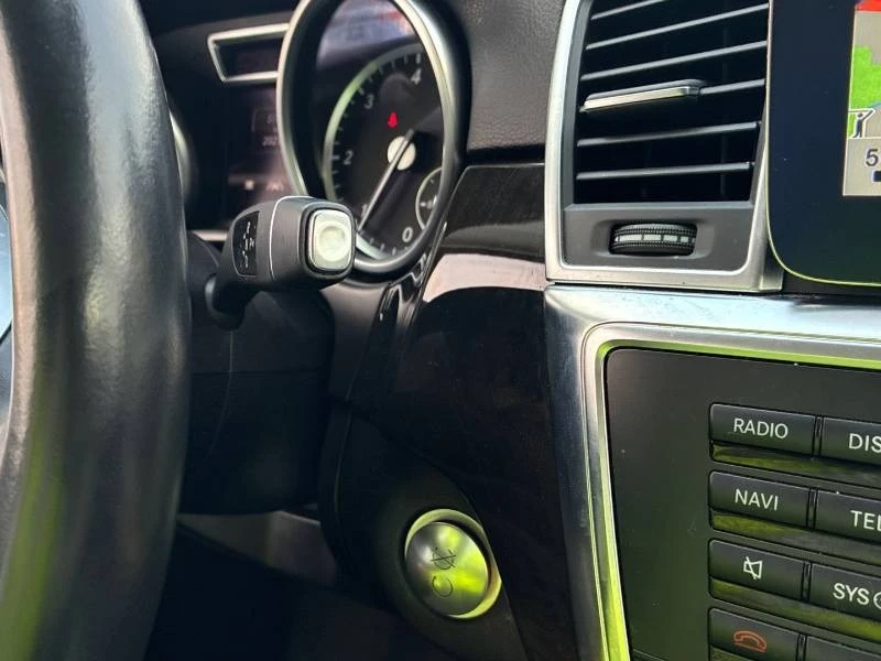 Mercedes-Benz ML 350 * BLUETEC * 4MATIC * AMG LINE * PANO, снимка 11 - Автомобили и джипове - 55645176