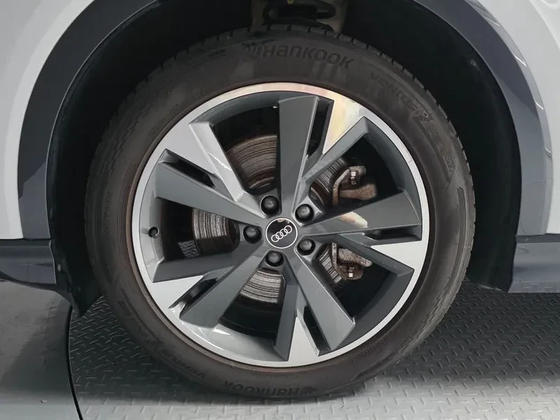 Audi Q4 40 Premium - ���� 30% ����� | Mobile.bg � ����������� 5