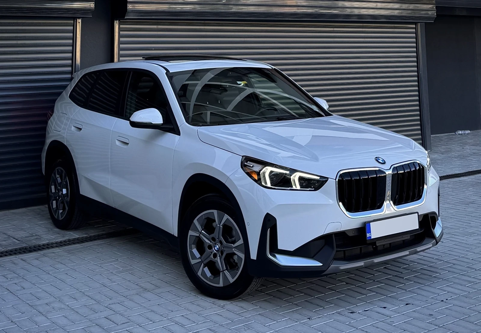 BMW X1 2.0 XDrive 28i Гаранционен 12хил.км - изображение 2