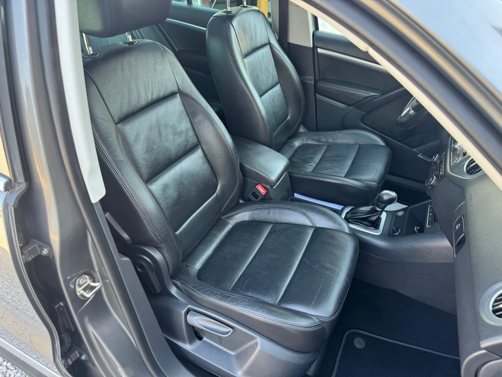 VW Tiguan 2.0TDI* AUT* NAVI* 177ks* 4х4* PANORAMA* LIZING - изображение 9