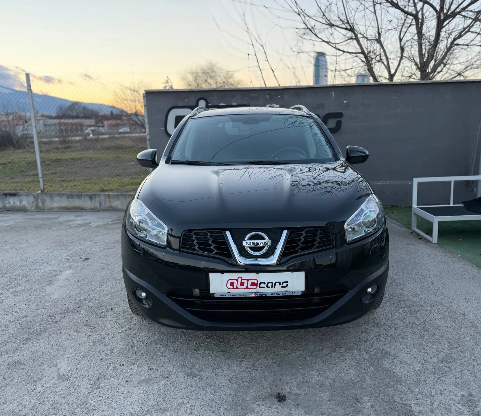 Nissan Qashqai + 2 2.0DCI 4WD Tekna - изображение 3