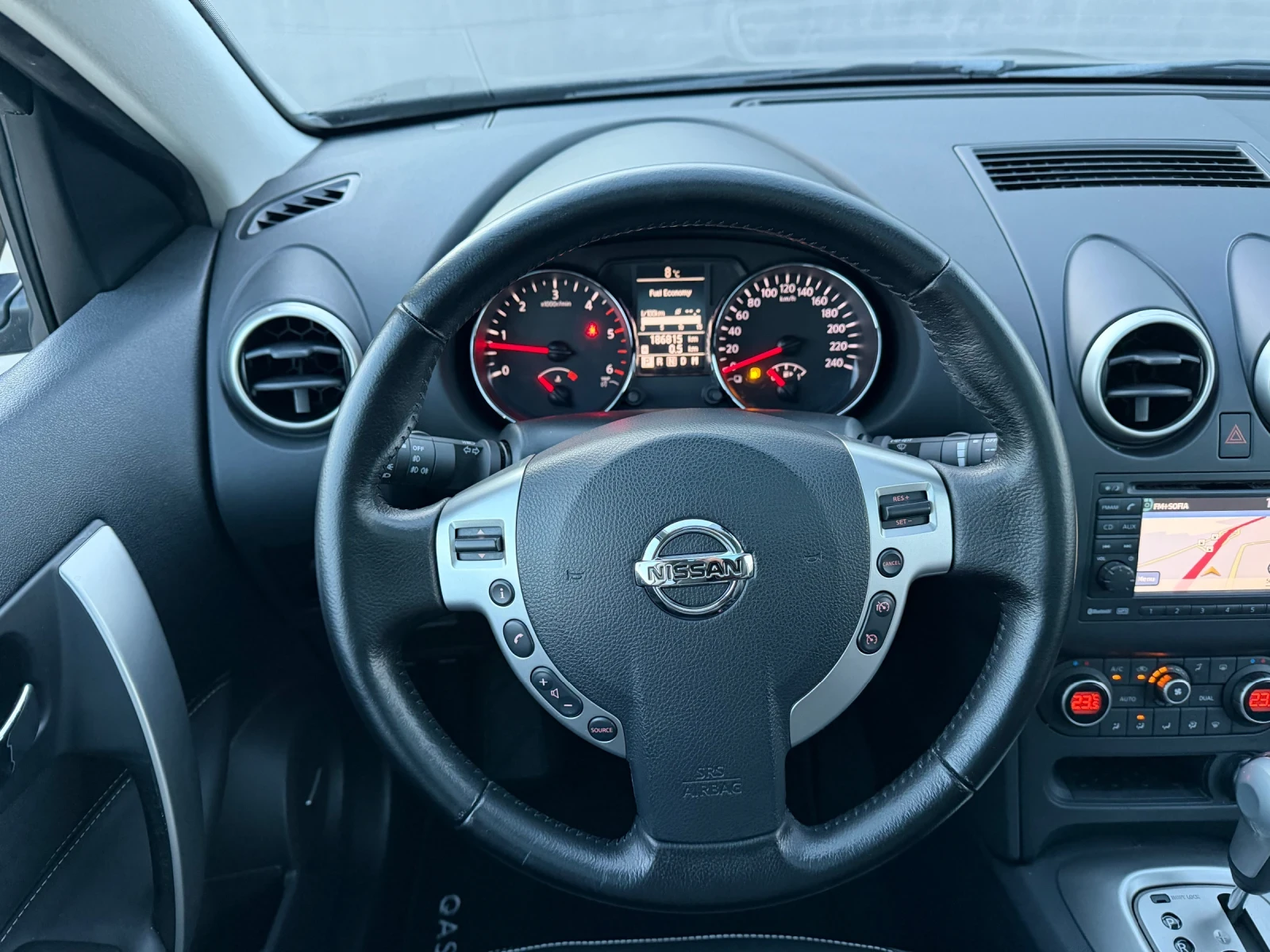 Nissan Qashqai + 2 2.0DCI 4WD Tekna - изображение 10