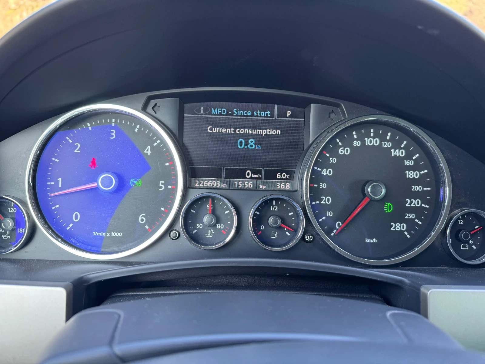 VW Touareg V6 TDI, снимка 16 - Автомобили и джипове - 53807312