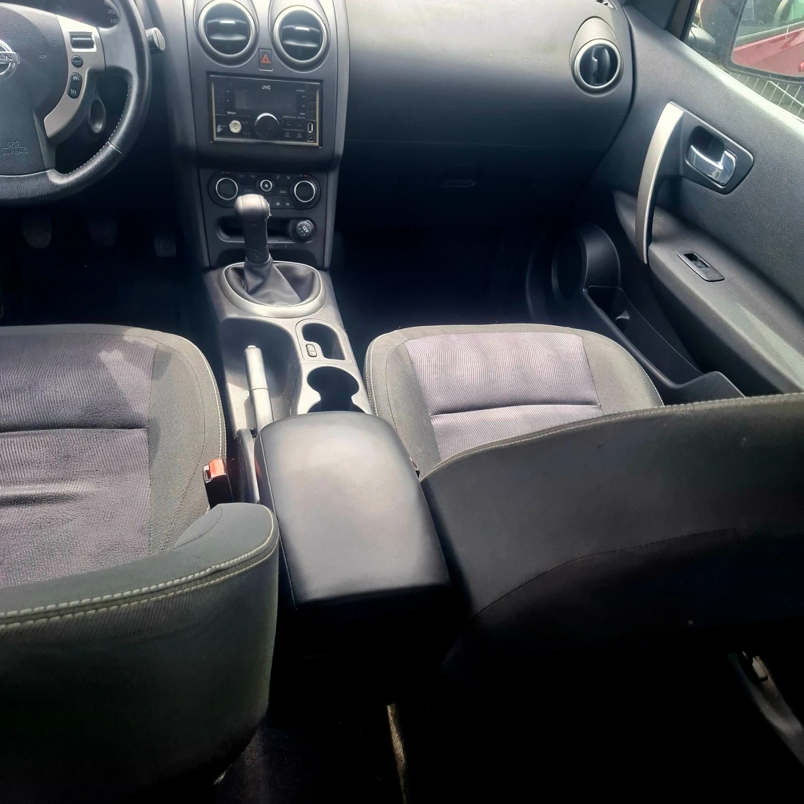 Nissan Qashqai 1.6i gpl, снимка 5 - Автомобили и джипове - 54075727