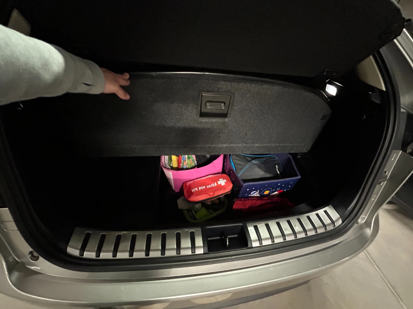 Lexus NX 300h, снимка 13 - Автомобили и джипове - 54141379