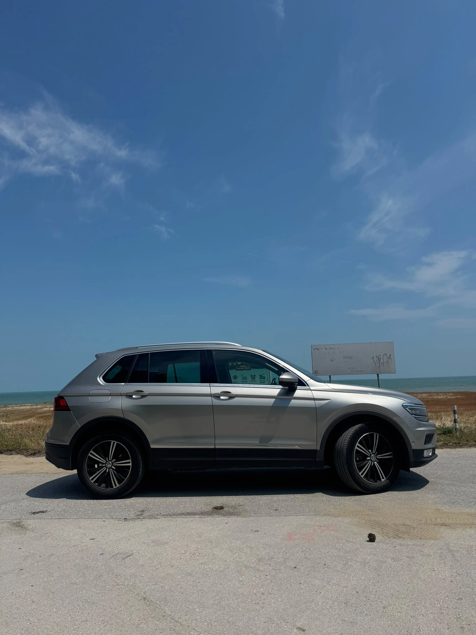 VW Tiguan 2.0 TDI, снимка 9 - Автомобили и джипове - 54782837