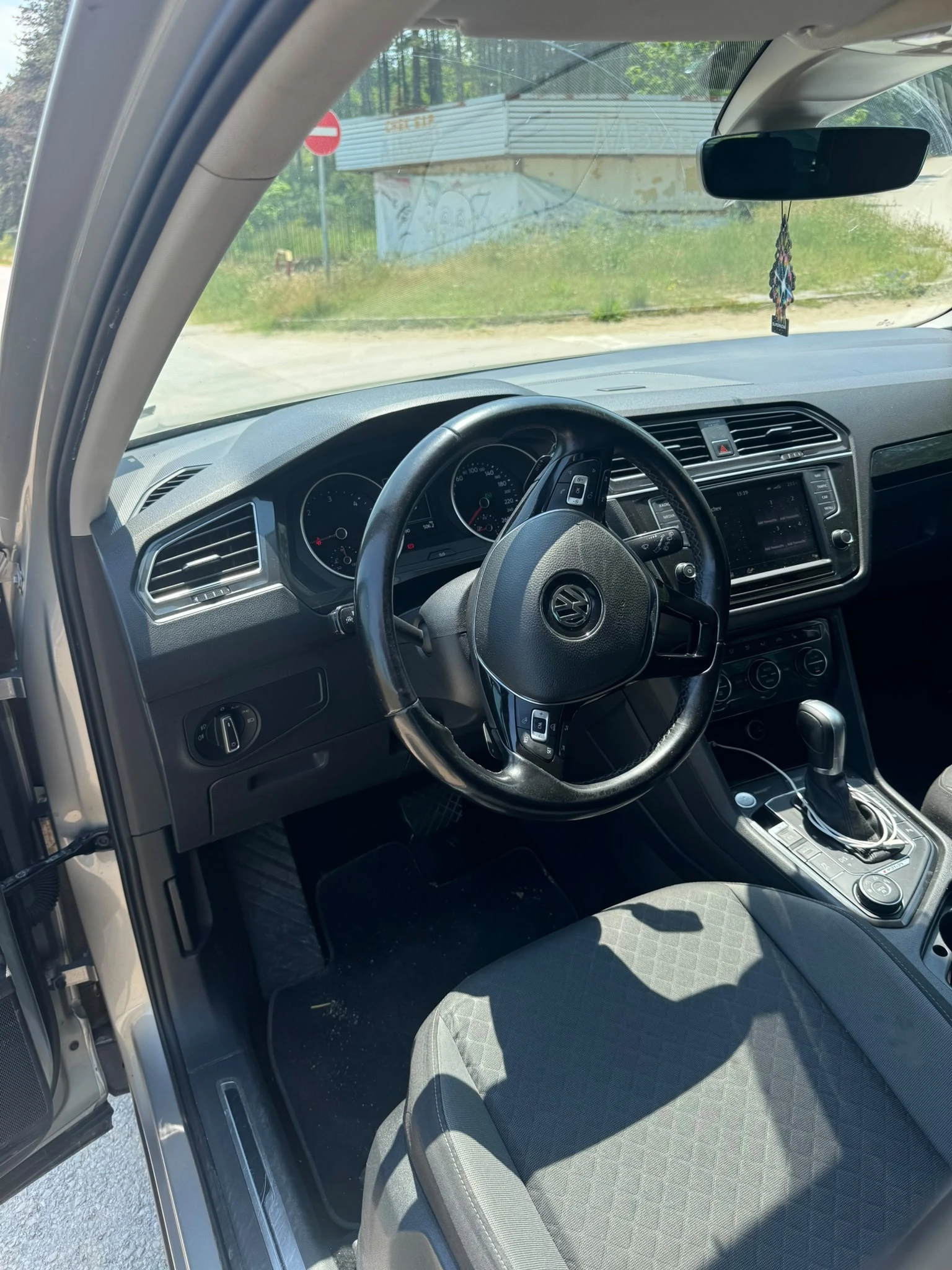 VW Tiguan 2.0 TDI, снимка 11 - Автомобили и джипове - 54782837