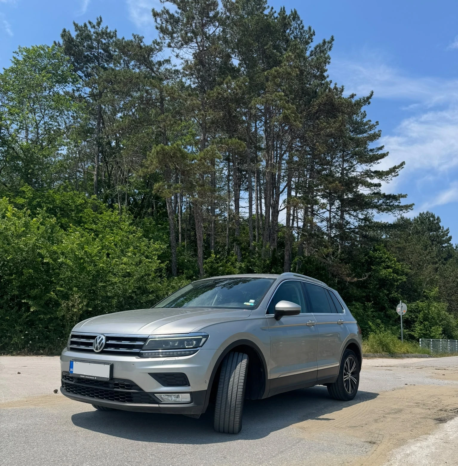 VW Tiguan 2.0 TDI, снимка 4 - Автомобили и джипове - 54782837