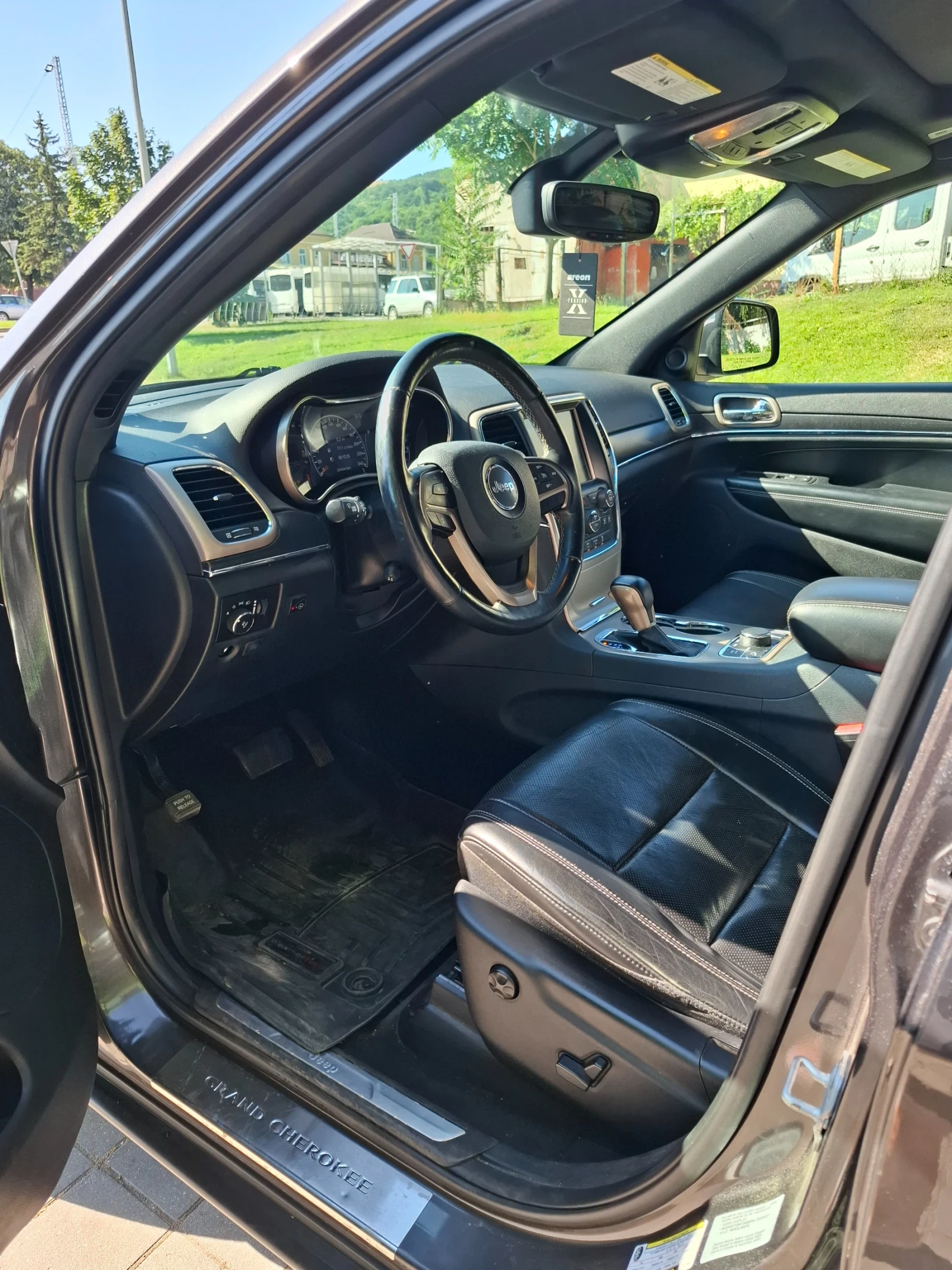 Jeep Grand cherokee 5.7 Hemi Limited , снимка 9 - Автомобили и джипове - 55079583