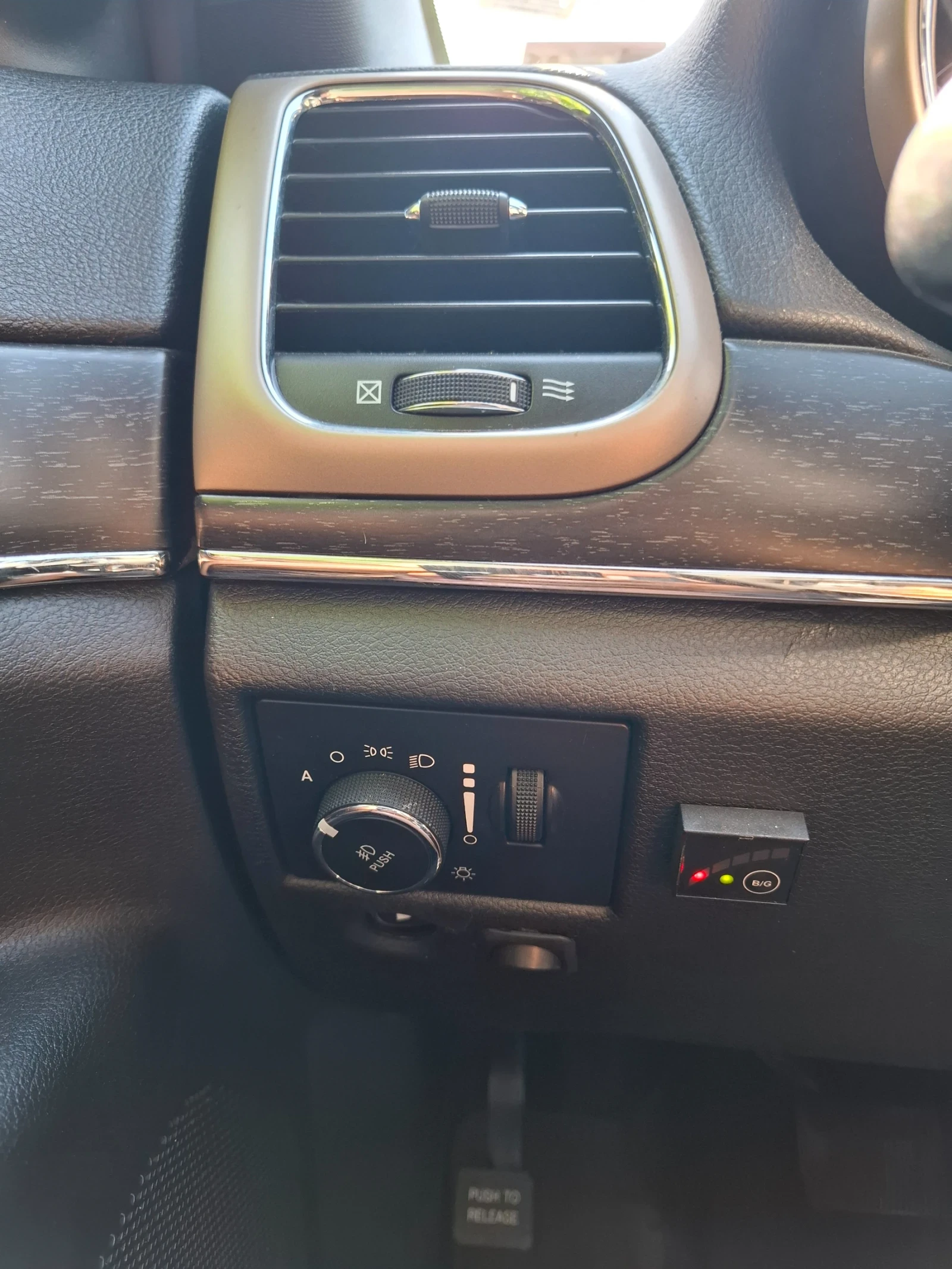Jeep Grand cherokee 5.7 Hemi Limited , снимка 10 - Автомобили и джипове - 55079583