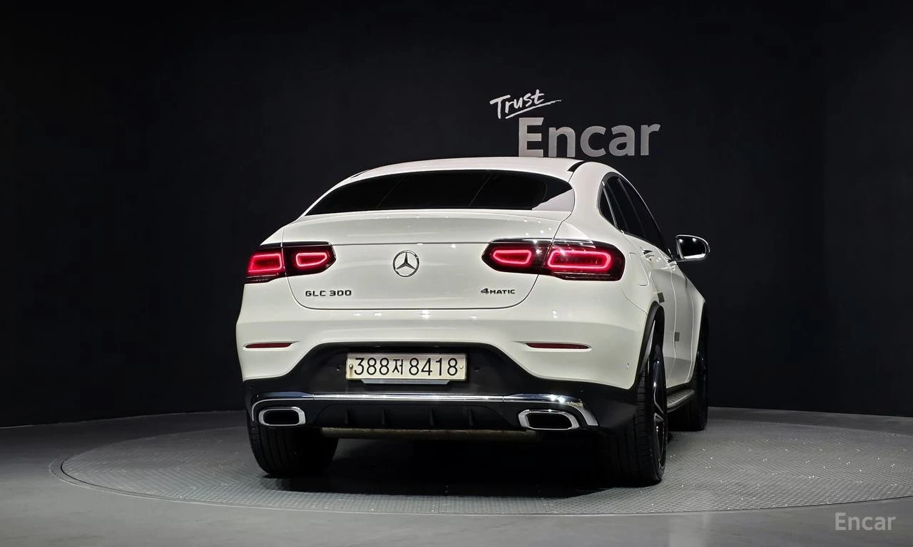 Mercedes-Benz GLC 300 COUPE* AMG* LINE* ХЕДЪП* LANE* ASSIST* 360КАМЕРА* , снимка 4 - Автомобили и джипове - 55261970