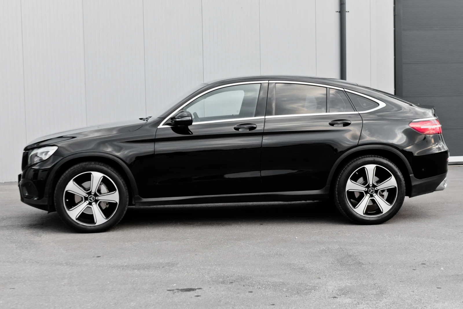 Mercedes-Benz GLC 250 D 4Matic* Coupe* 9G* Регистрирана* , снимка 4 - Автомобили и джипове - 55594498