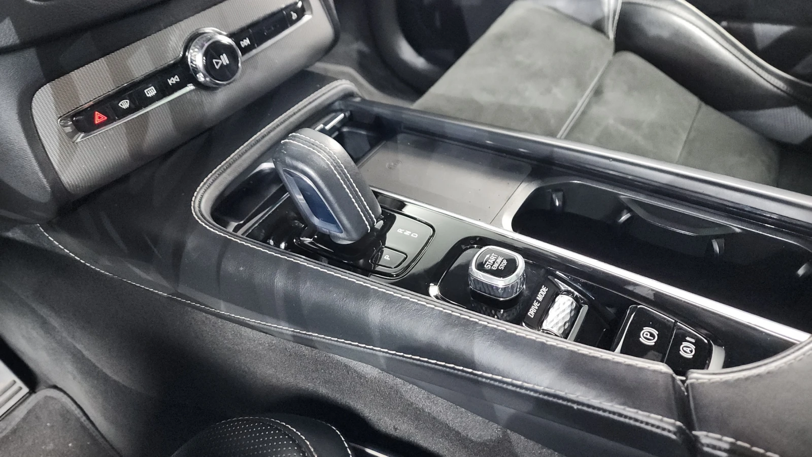 Volvo Xc90 T8 R-Design Plug-in Hybrid, снимка 8 - Автомобили и джипове - 55742502
