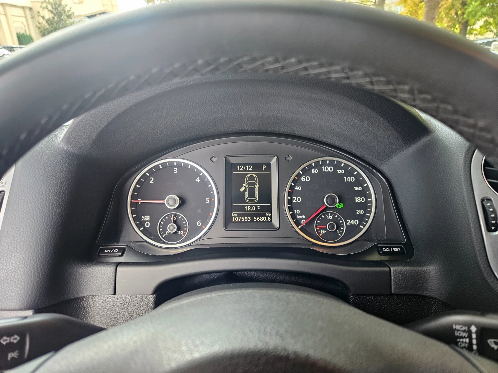 VW Tiguan 2.0TDI 150, снимка 12 - Автомобили и джипове - 56313359