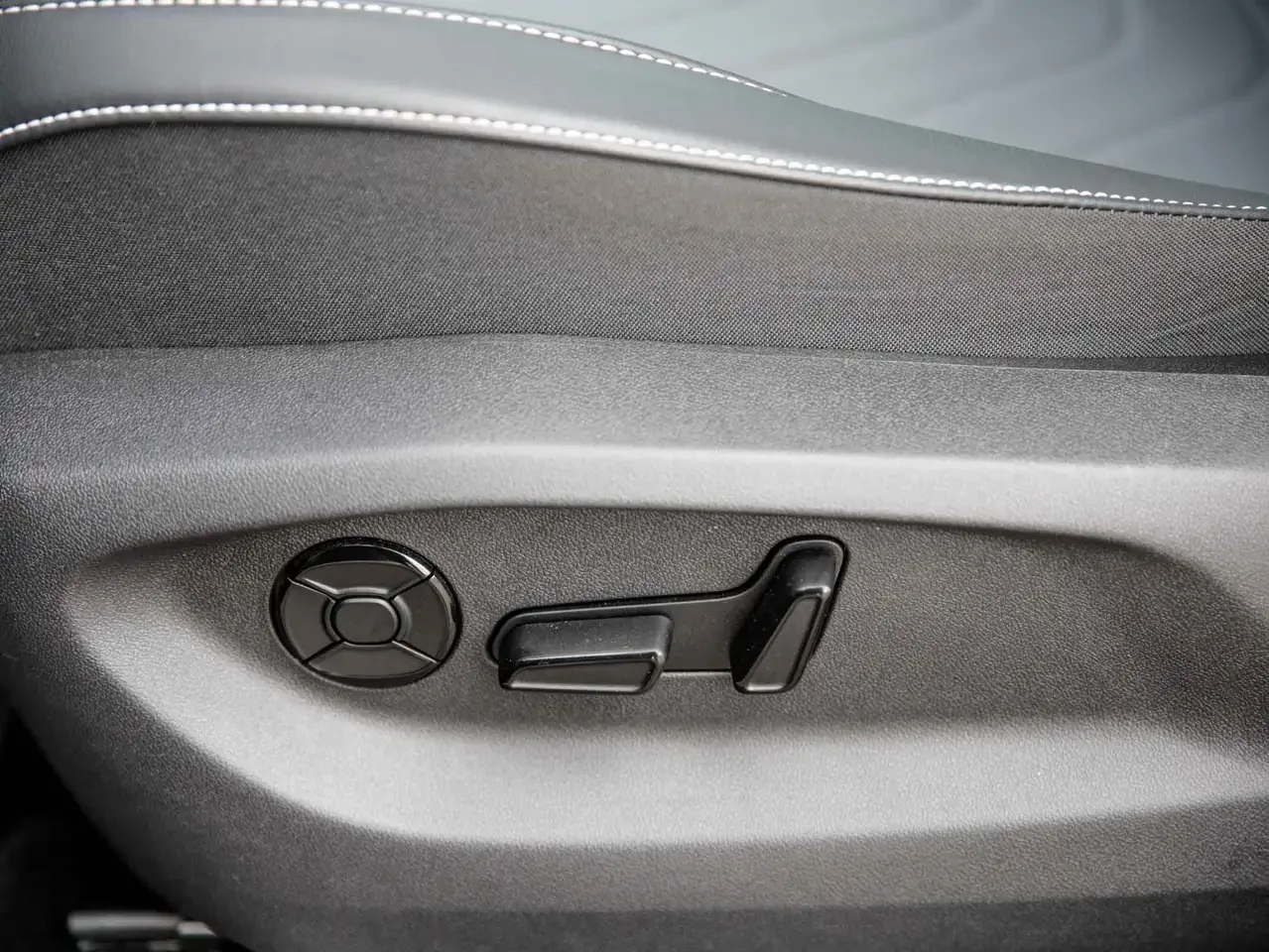 VW Tiguan Comfortline R-Line Black Edition All Wheel Drive | Mobile.bg � ����������� 14
