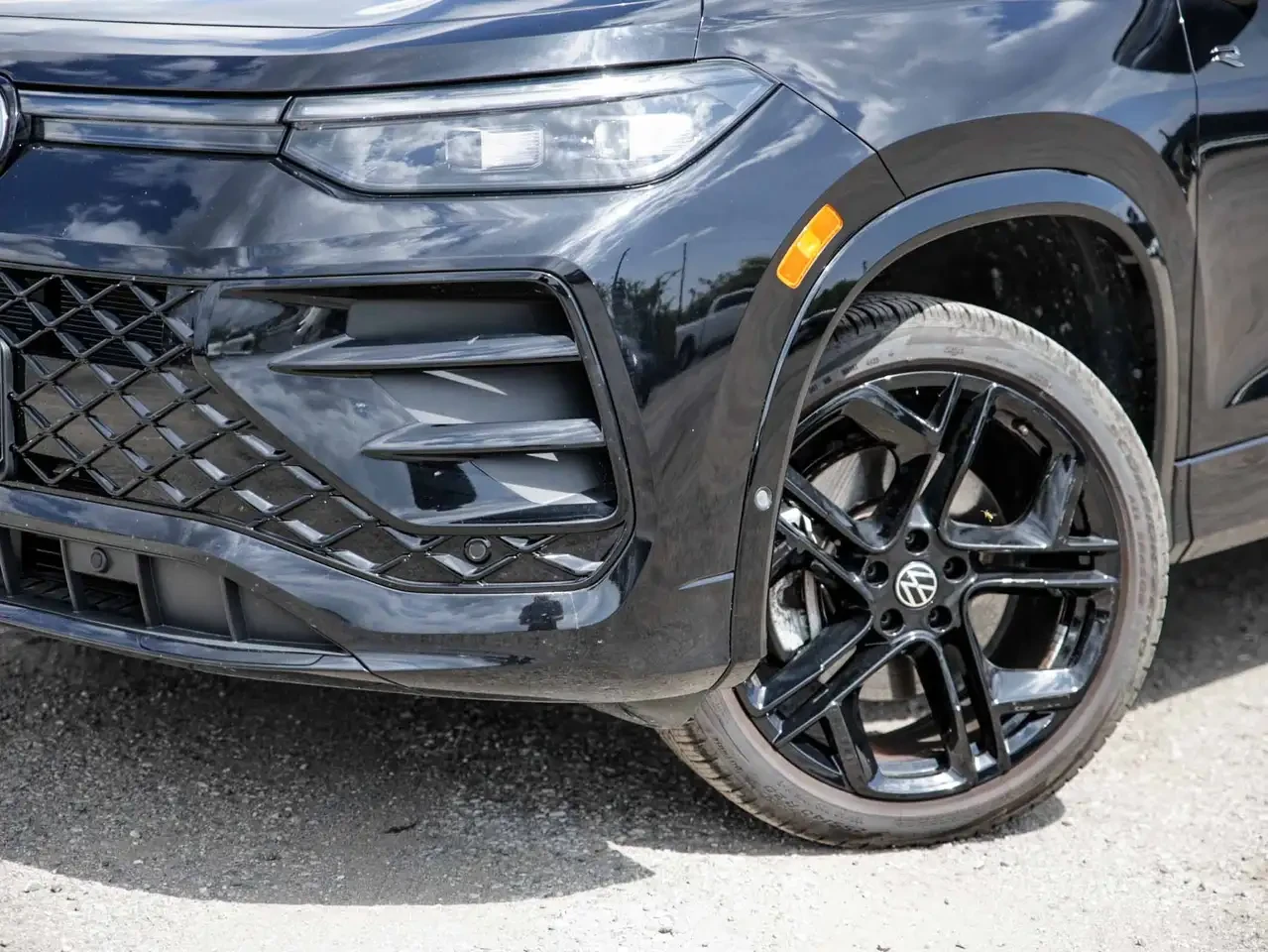 VW Tiguan Comfortline R-Line Black Edition All Wheel Drive | Mobile.bg � ����������� 9