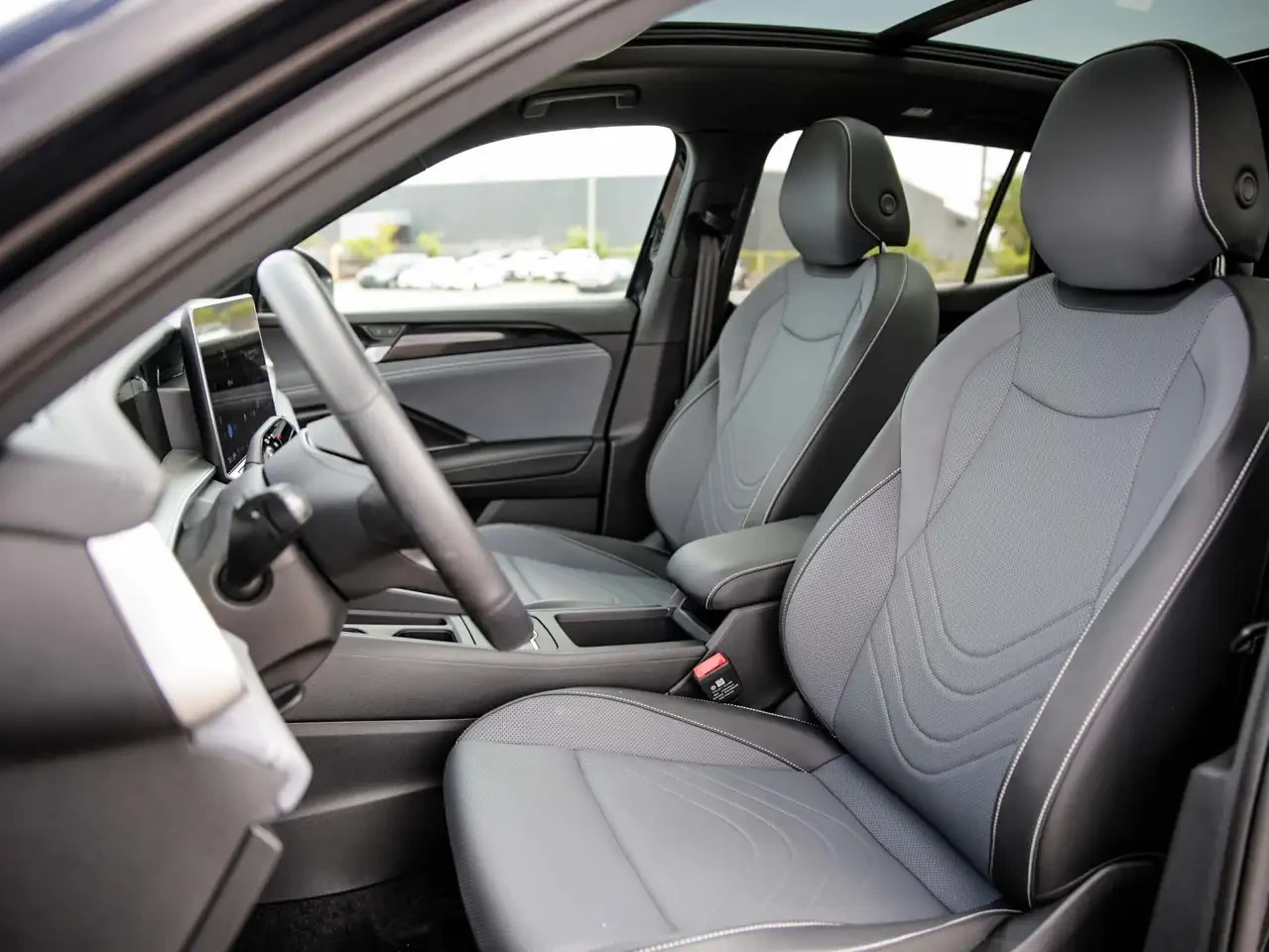 VW Tiguan Comfortline R-Line Black Edition All Wheel Drive | Mobile.bg � ����������� 12