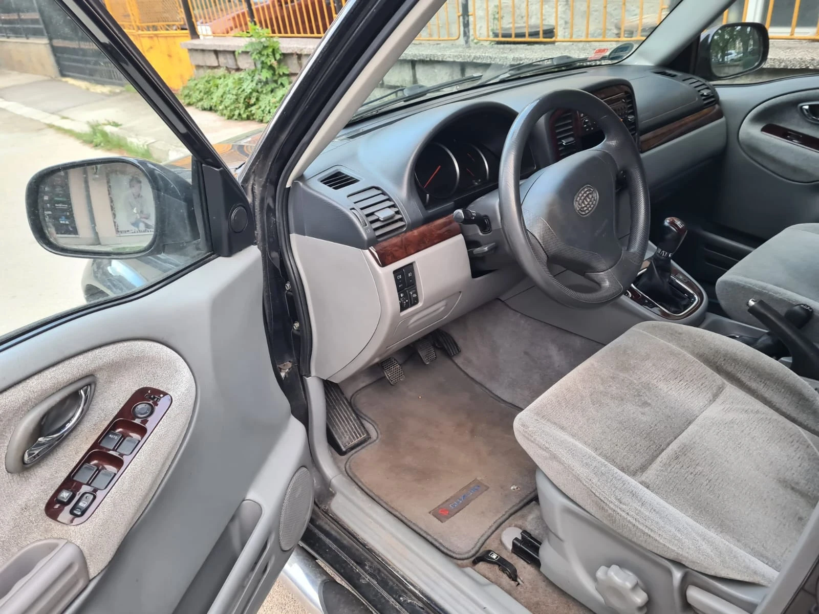 Suzuki Grand vitara 4x4 С ГАЗ, снимка 3 - Автомобили и джипове - 56722026