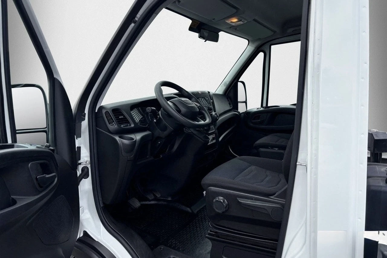 Iveco Daily 35S140, снимка 7 - Бусове и автобуси - 54693494