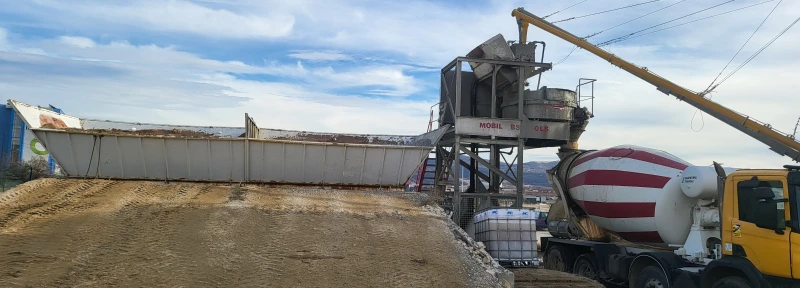 Бетон миксер Mercedes мобилен бетонов възел, снимка 2 - Индустриална техника - 52597483