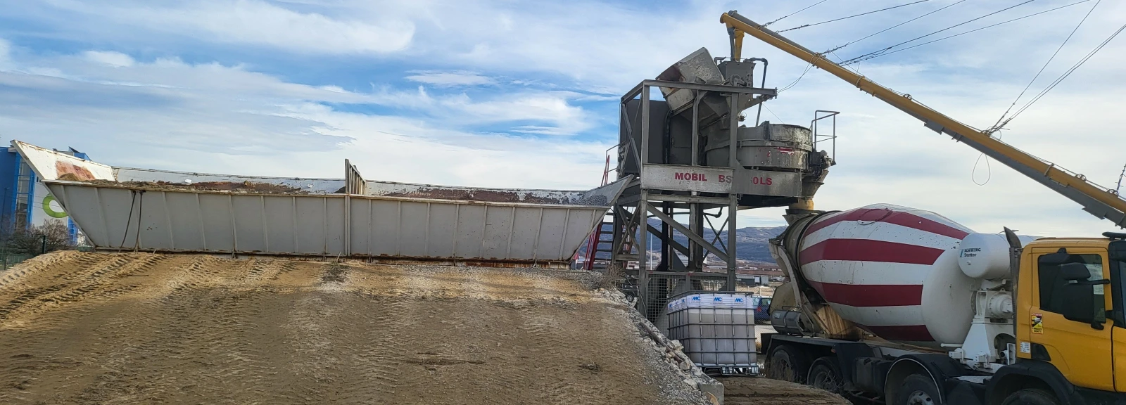 Бетон миксер Mercedes мобилен бетонов възел, снимка 1