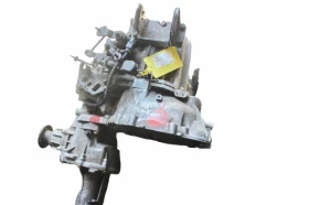 СКОРОСТНА КУТИЯ ЗА КИЯ СПОРТИДЖ  2.0 D 2006 г. 4х4, снимка 2