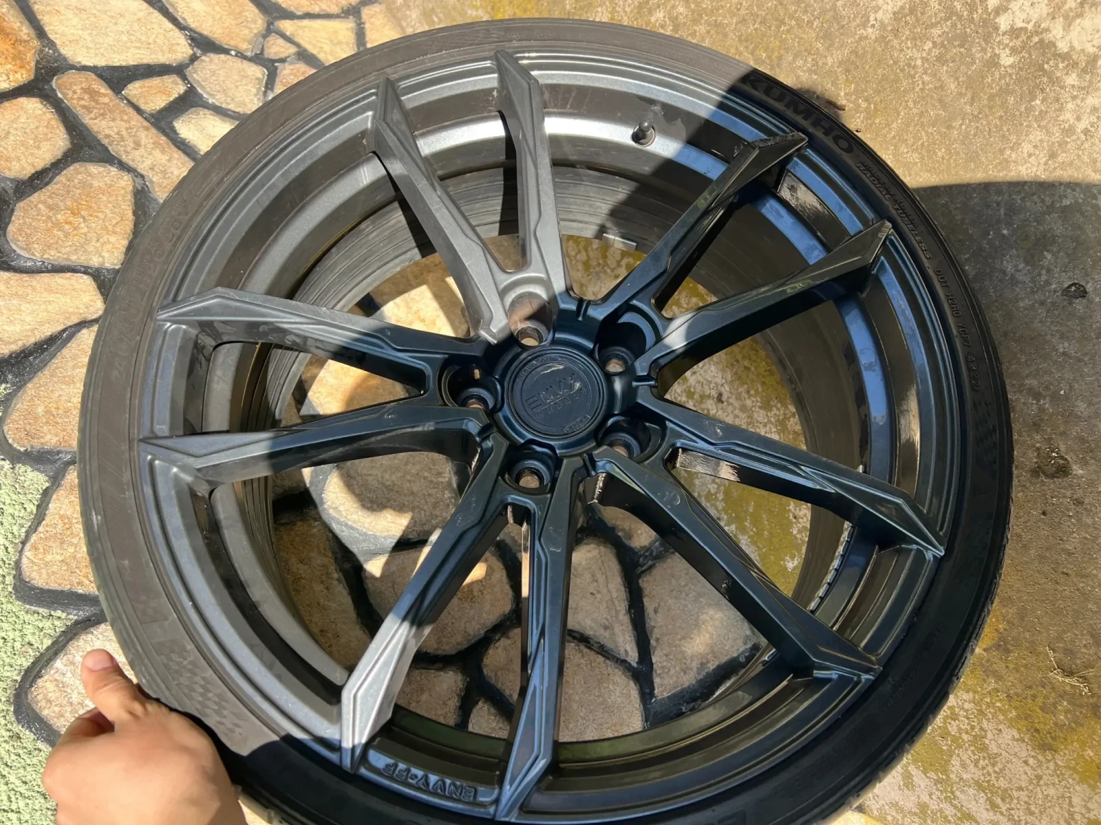 Гуми с джанти Kumho 275/30R20, снимка 2 - Гуми и джанти - 53906992