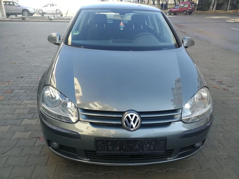 VW Golf 5 Avtomat, снимка 1 - Автомобили и джипове - 39879192