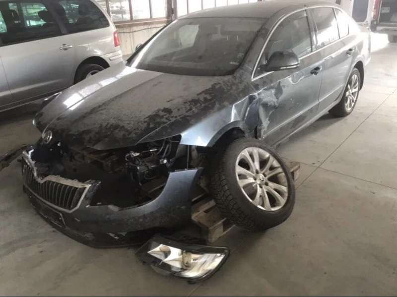 Skoda Superb 2.0, снимка 2 - Автомобили и джипове - 47205828