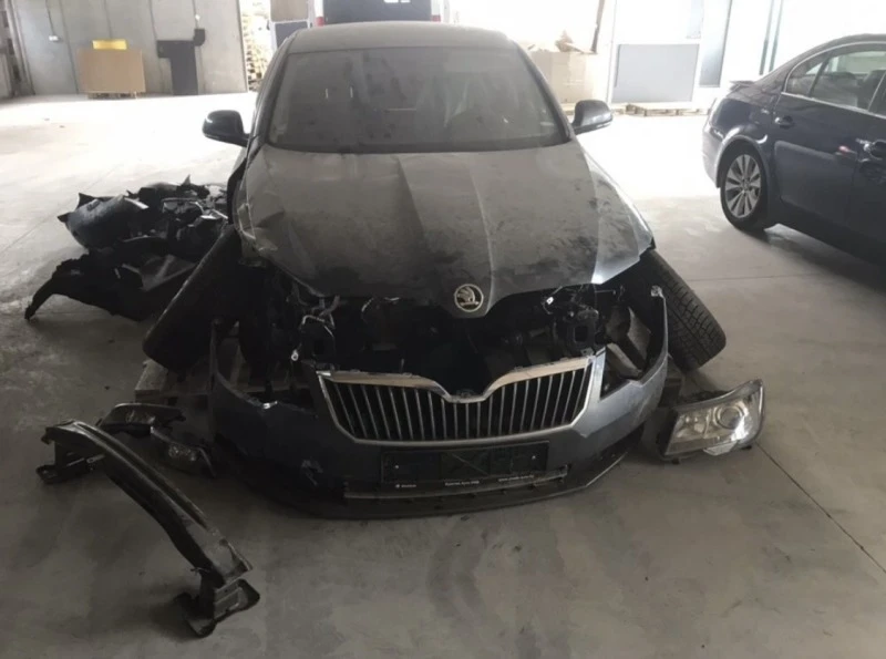 Skoda Superb 2.0, снимка 1 - Автомобили и джипове - 47205828