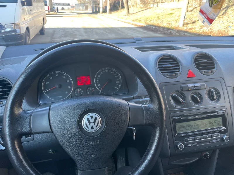 VW Caddy 2.0i газов инж. 7 места, снимка 7 - Автомобили и джипове - 48759364